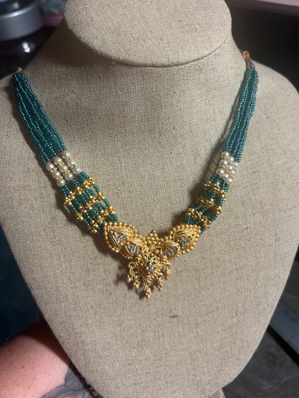 Indian or Pakistani style gold-plated necklace green/white kundan stone accents